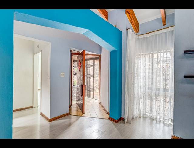 3 BEDROOM TOWNHOUSE FOR SALE IN MAGALIESSIG